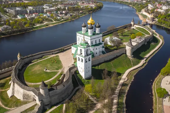 Экскурсионный тур: Псков, Печоры, Изборск, Старая Русса
3 дня и 2 ночи