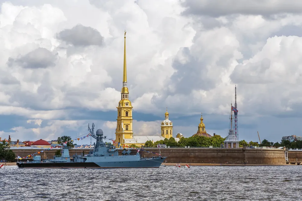 Тур на 2 дня «Летний Петербург: Кронштадт, Аврора и Петропавловская Крепость»